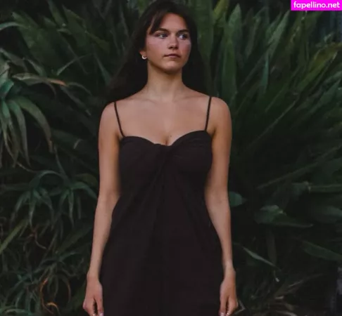 Chloe East OnlyFans Thumbnail #5qobrrltMe