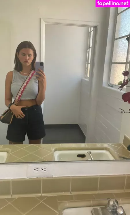 Chloe East OnlyFans Thumbnail #F5kjxOqhja