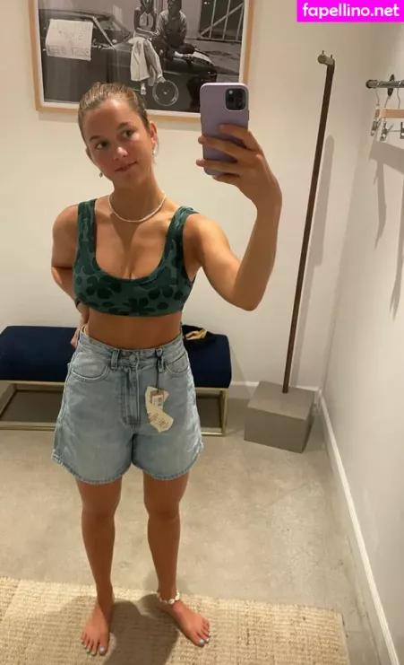 Chloe East OnlyFans Thumbnail #i8YLisdWAs