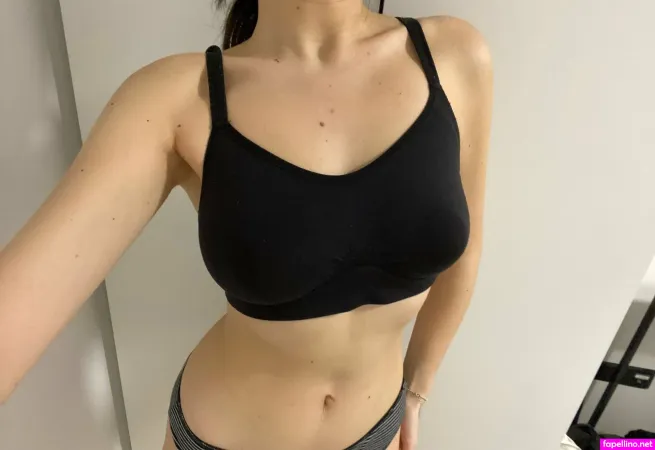 Chloe Fayeee OnlyFans Thumbnail #d4oC6SrY7F