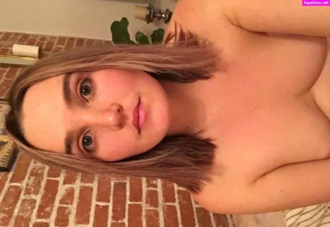 Chloe Fineman OnlyFans Thumbnail #A0IHKyN28S