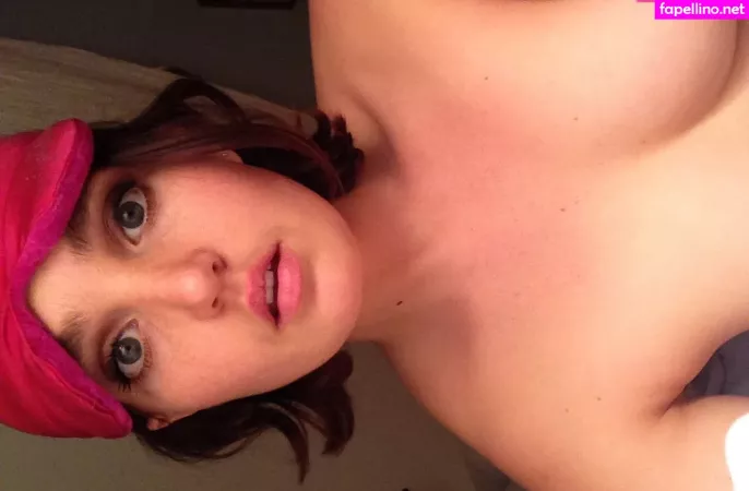 Chloe Fineman OnlyFans Thumbnail #R5zgI3Eo4W