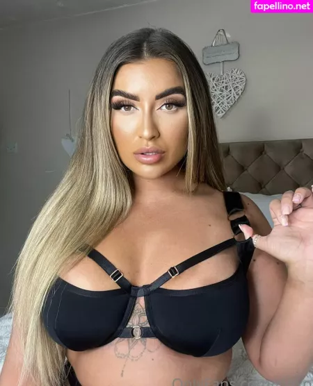 Chloe Fleming OnlyFans Thumbnail #nOBGE3Ka7f