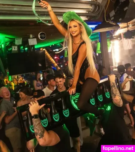 Chloe Holm OnlyFans Thumbnail #cyaYRsMgQy