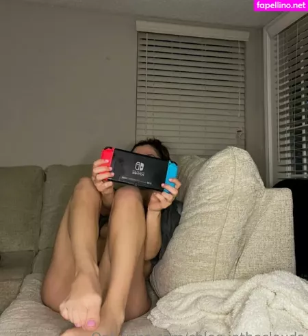 Chloe Intheclouds OnlyFans Thumbnail #J2wgCkz8Xi