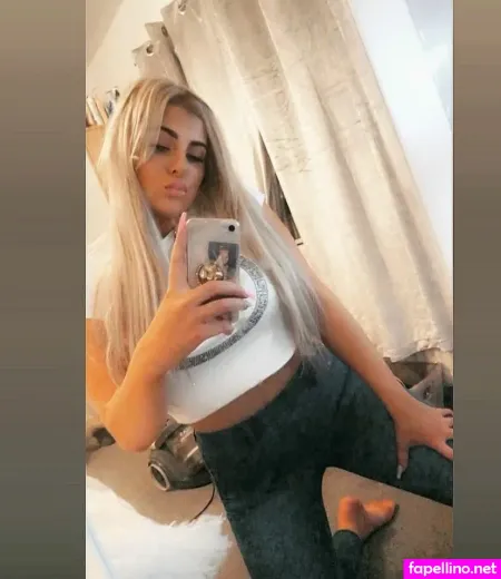Chloe Joanne Carter OnlyFans Thumbnail #4d8lk8YKEe