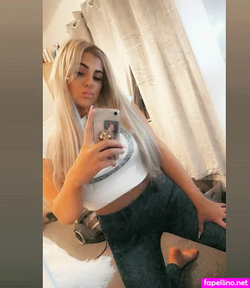 chloecarterxoxo, chloejoannecarter22x Nude Leaked OnlyFans Photo #4d8lk8YKEe