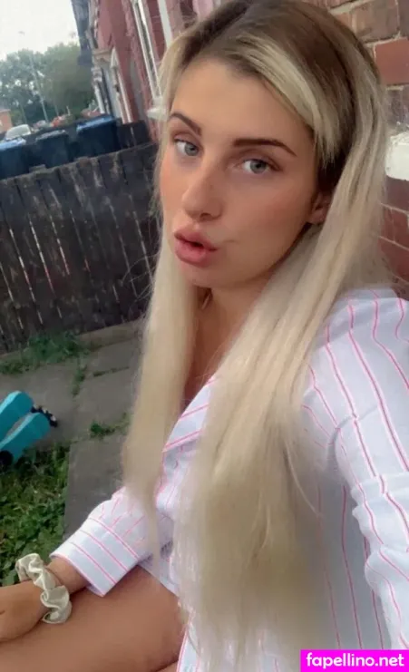 Chloe Joanne Carter OnlyFans Thumbnail #BwRe18805u