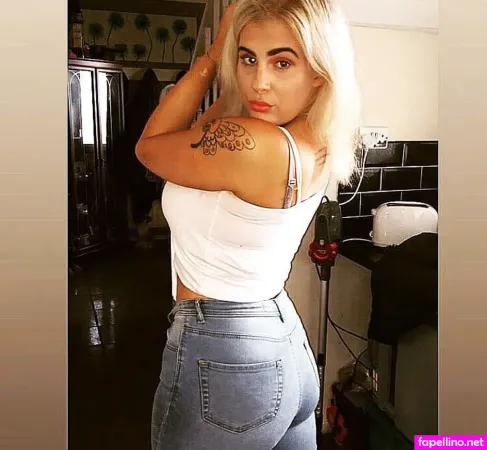 Chloe Joanne Carter OnlyFans Thumbnail #ZkpFUoteEL