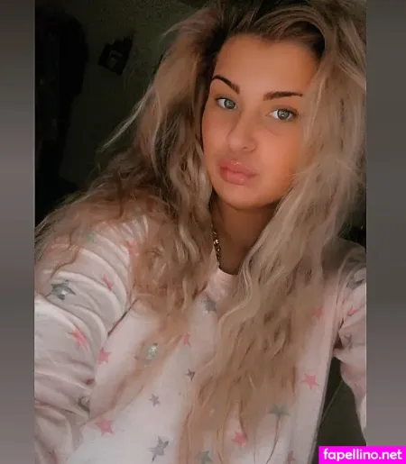 Chloe Joanne Carter OnlyFans Thumbnail #ewWzWR7p8U