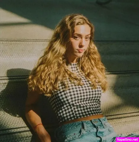 Chloe Lang OnlyFans Thumbnail #H1HO4TnZ1A