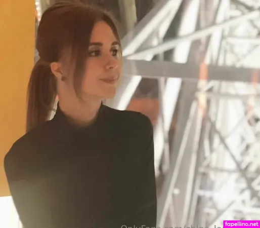 Chloe Leafs Free OnlyFans Thumbnail #wIsemtYEor