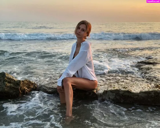 Chloe Leafs OnlyFans Thumbnail #Xt2f1WZuf7