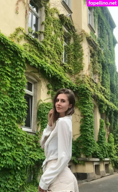 Chloe Leafs OnlyFans Thumbnail #q265bWrcw8