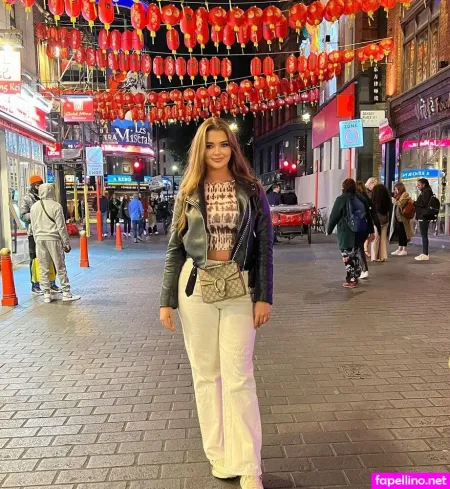 Chloe Lilly White Main Profile Photo