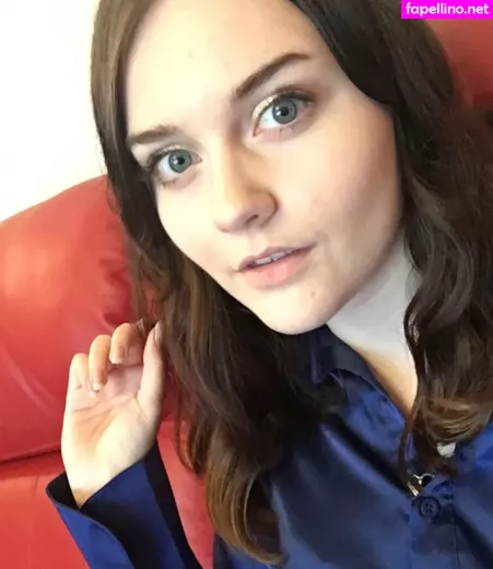 Chloe Louise Holt OnlyFans Thumbnail #PUsoP4FZ44