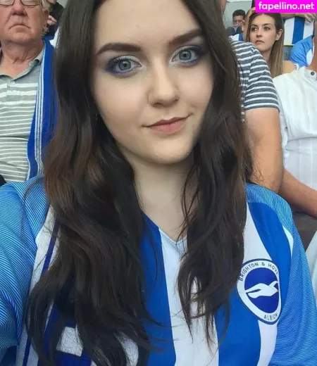 Chloe Louise Holt OnlyFans Thumbnail #S3Z8mEJKIE