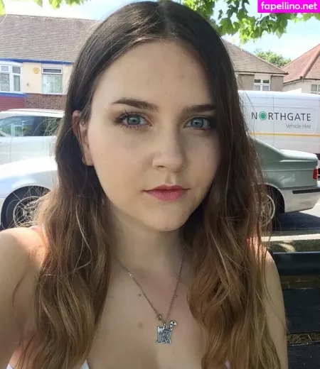 Chloe Louise Holt OnlyFans Thumbnail #T0Laat49Ym