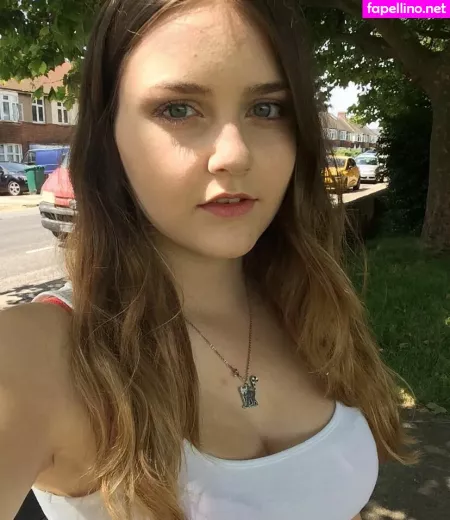 Chloe Louise Holt OnlyFans Thumbnail #q5jeXGEneP