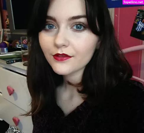 Chloe Louise Holt OnlyFans Thumbnail #svHyg83AgM