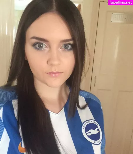 Chloe Louise Holt OnlyFans Thumbnail #v4VhE3xXnO