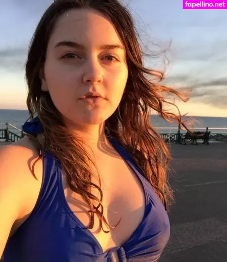 Chloe Louise Holt OnlyFans Thumbnail #v4eMBC5v8T