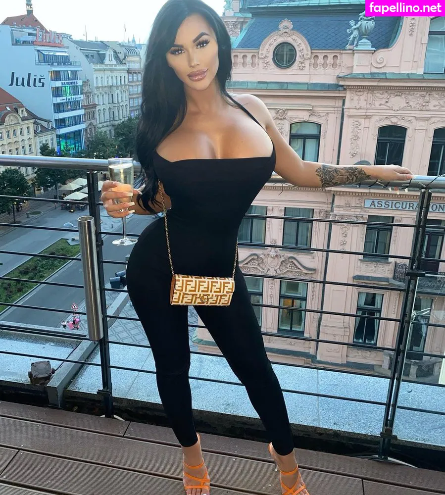 ChloeL_x1, chloeloveofficial, loveachloe Nude Leaked OnlyFans Photo #jStyYHSsFy