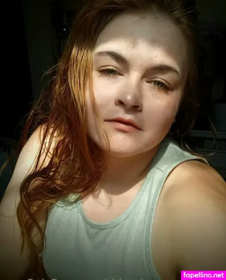 Chloe Loves Attention OnlyFans Thumbnail #5ffXsK3p79