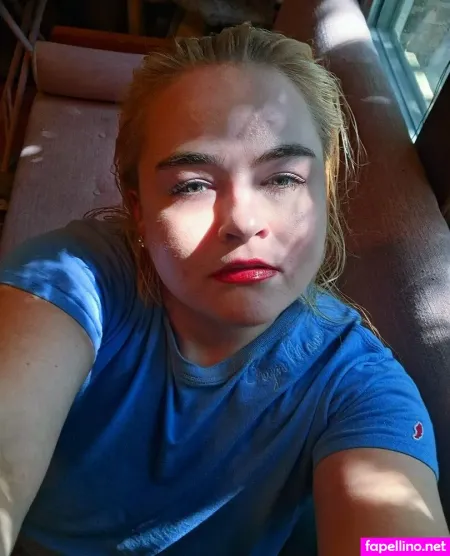 Chloe Loves Attention OnlyFans Thumbnail #7ERrHzRc8s