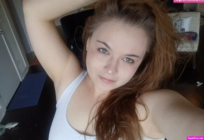 Chloe Loves Attention OnlyFans Thumbnail #BvB6ndQbDn