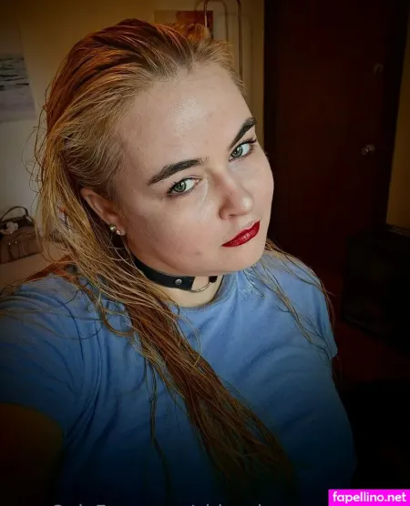 Chloe Loves Attention OnlyFans Thumbnail #TMDS5guFMQ