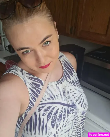 Chloe Loves Attention OnlyFans Thumbnail #qeTbmmMbXI