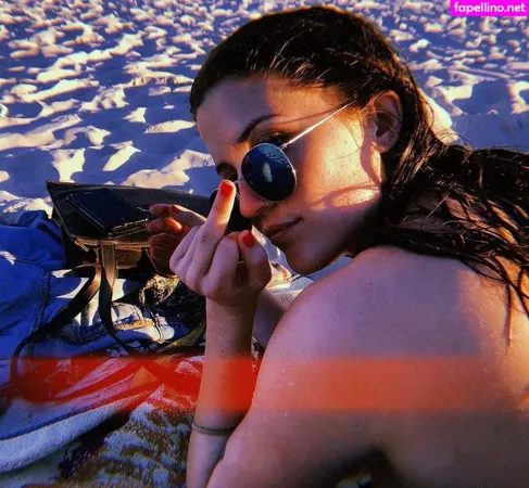 Chloe Maddren OnlyFans Thumbnail #4miok6CjG3