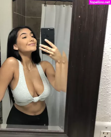 Chloe Medina OnlyFans Thumbnail #ErcJzSPQFw