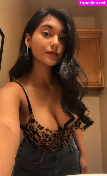 Chloe Medina OnlyFans Thumbnail #R0YEUbRZ4K