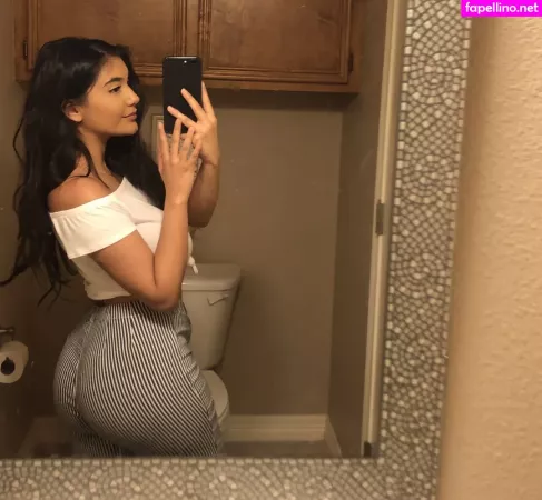 Chloe Medina OnlyFans Thumbnail #rL4jyOuGO4