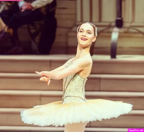 Chloe Reveillon OnlyFans Thumbnail #Z14o2ikkfe