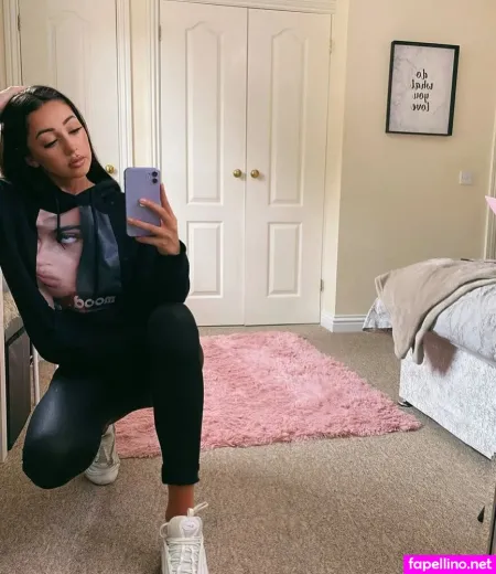 Chloe Reynolds OnlyFans Thumbnail #HkUEqIpjXT