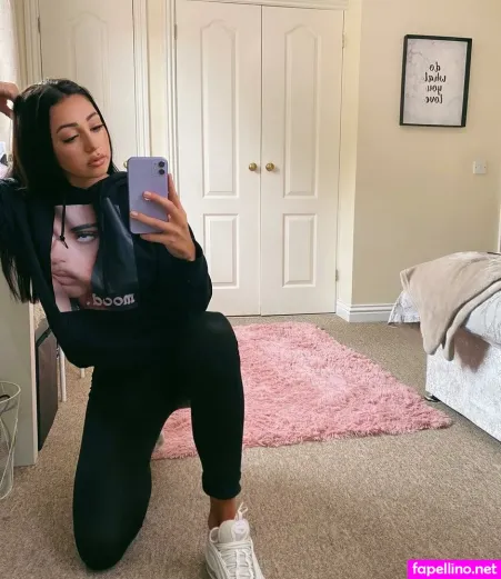 Chloe Reynolds OnlyFans Thumbnail #LxjjZ0rPPi