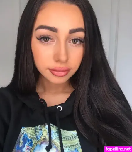 Chloe Reynolds OnlyFans Thumbnail #QW06GlBVN1