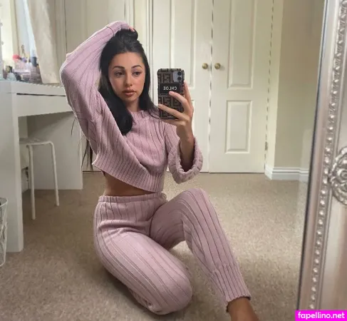 Chloe Reynolds OnlyFans Thumbnail #THWAyRgyLq