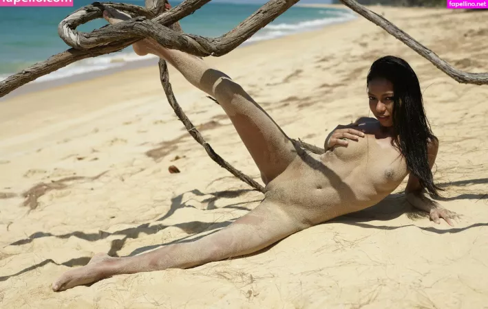 Chloe Saat OnlyFans Thumbnail #hJDuOzgB7g