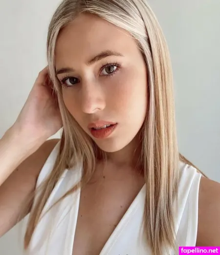 Chloe Schmidt OnlyFans Thumbnail #ihAH2ocyIm