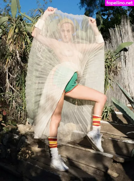 Chloe Sevigny OnlyFans Thumbnail #8biyZTQkkf