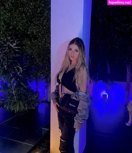 Chloe Simon OnlyFans Thumbnail #XDK4sUYf8I