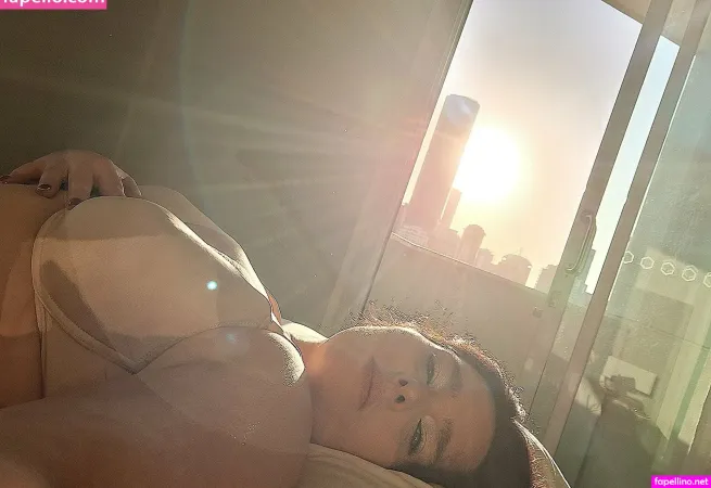 Chloe Sinclair OnlyFans Thumbnail #1K9xVHVGe3