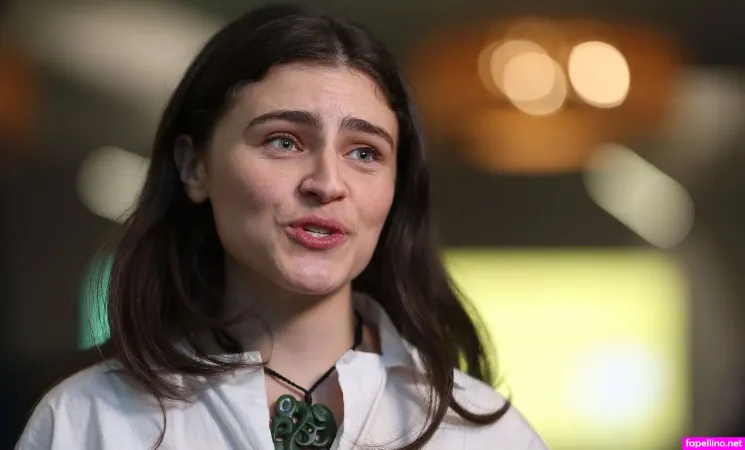 Chloe Swarbrick OnlyFans Thumbnail #SdxP90txN7