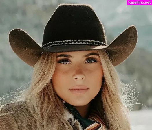 Chloe Trujillo OnlyFans Thumbnail #i8UxVFHJ4h