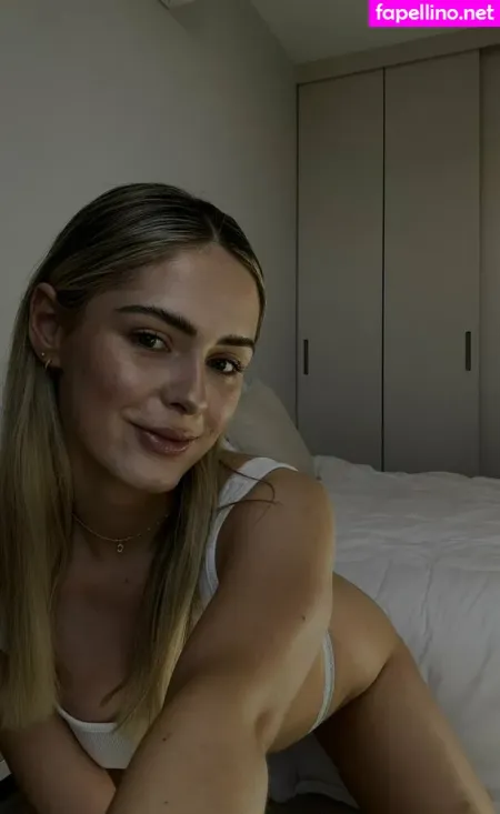 Chloe Uncut OnlyFans Thumbnail #mXyMfWE8je