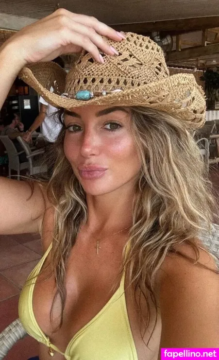 Chloe Villetelle OnlyFans Thumbnail #OzDyNT6Yq1